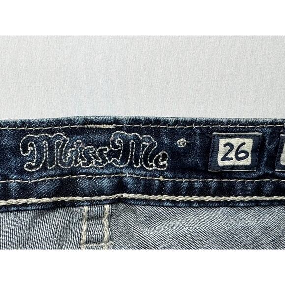 Miss Me Women's Mid-Rise Capri Sequence Embroidered Blue Jeans - Sz 26 (27x20.5) - Picture 6 of 7